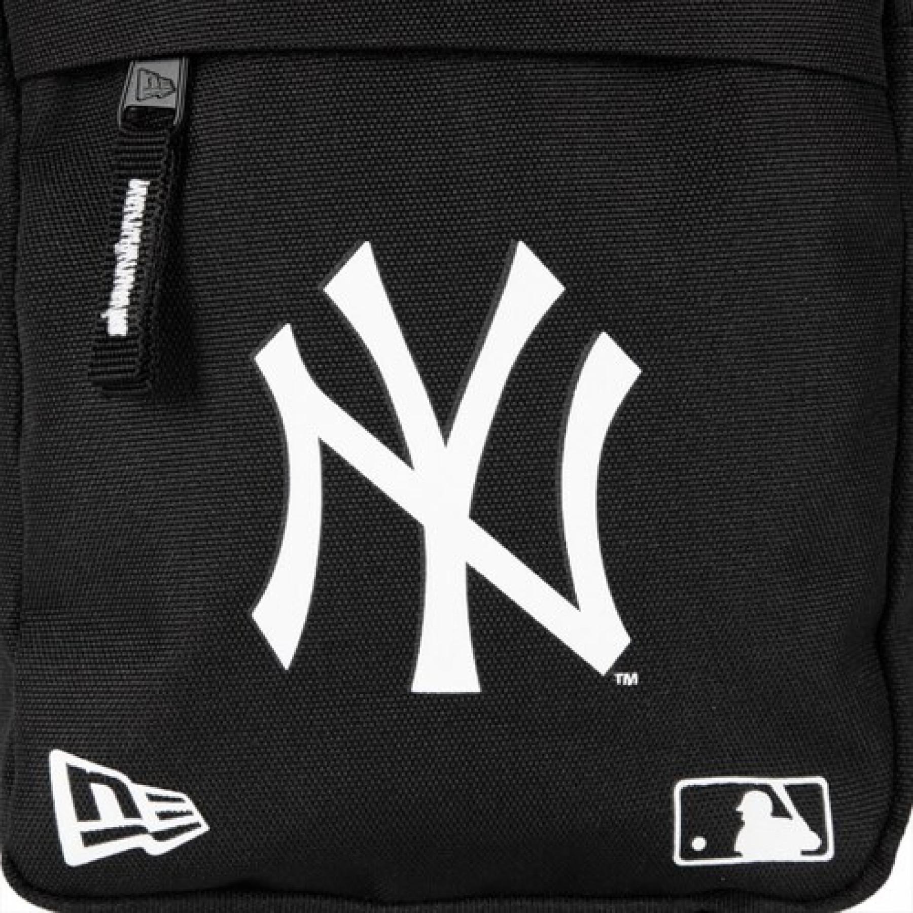 New Era Mens MLB New York Yankees Side Bag Crossbody Bag 11942030 Black