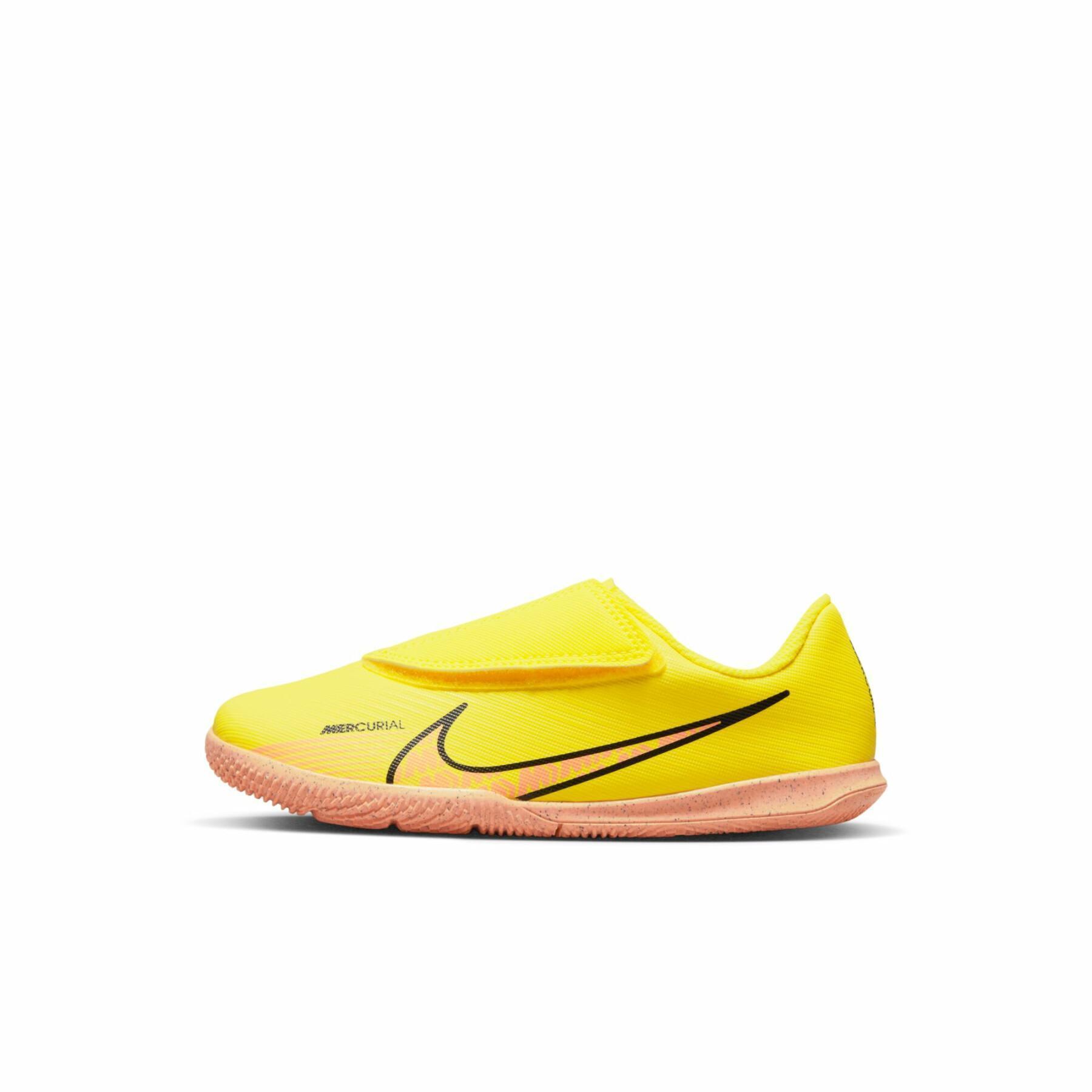 Children's soccer shoes Nike Mercurial Vapor 15 Club IC - Lucent Pack
