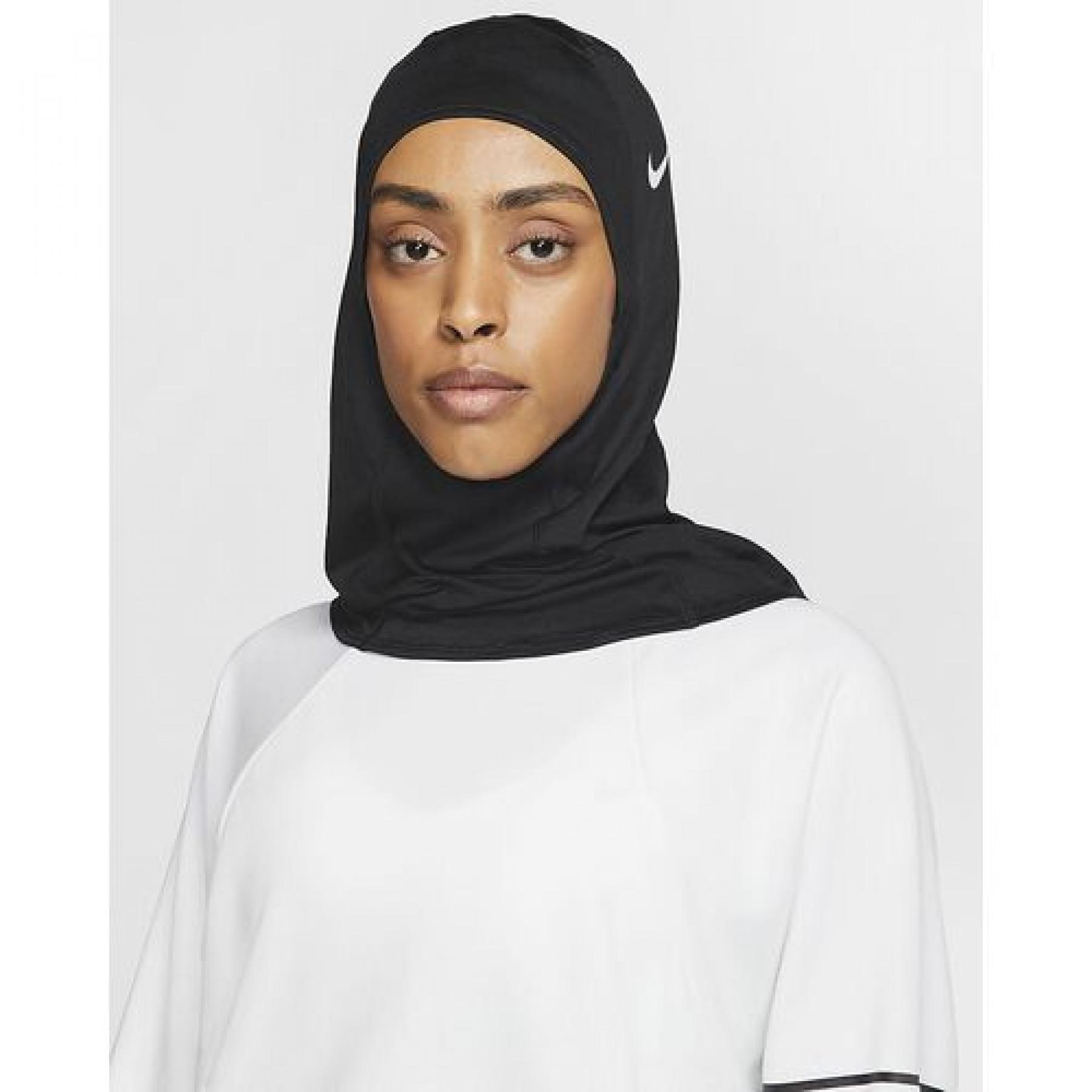 Hijab woman Nike pro 2.0