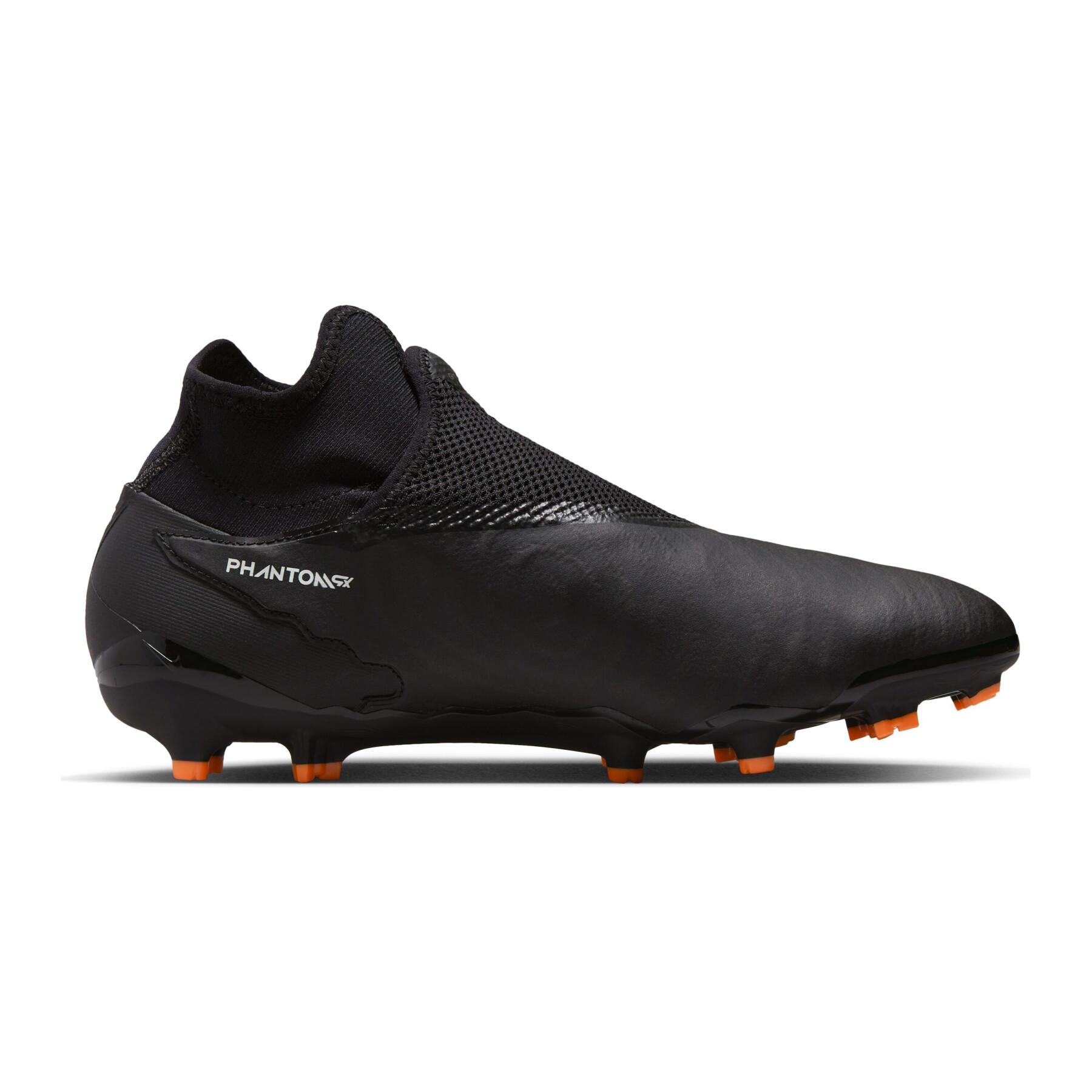 Soccer shoes Nike Phantom GX Pro Dynamic Fit FG - Black Pack