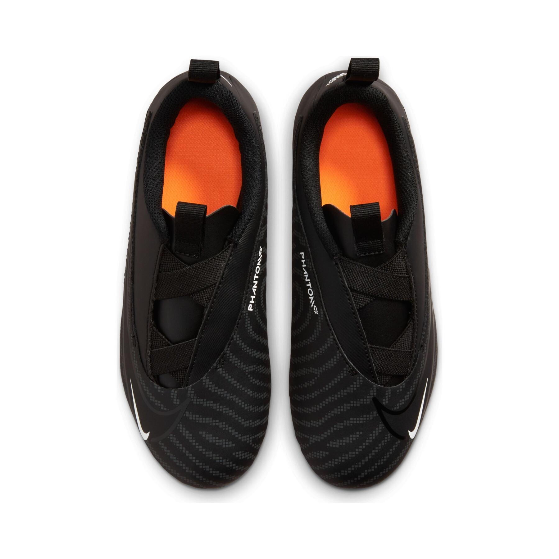 Children's soccer shoes Nike Phantom GX Academy MG - Black Pack