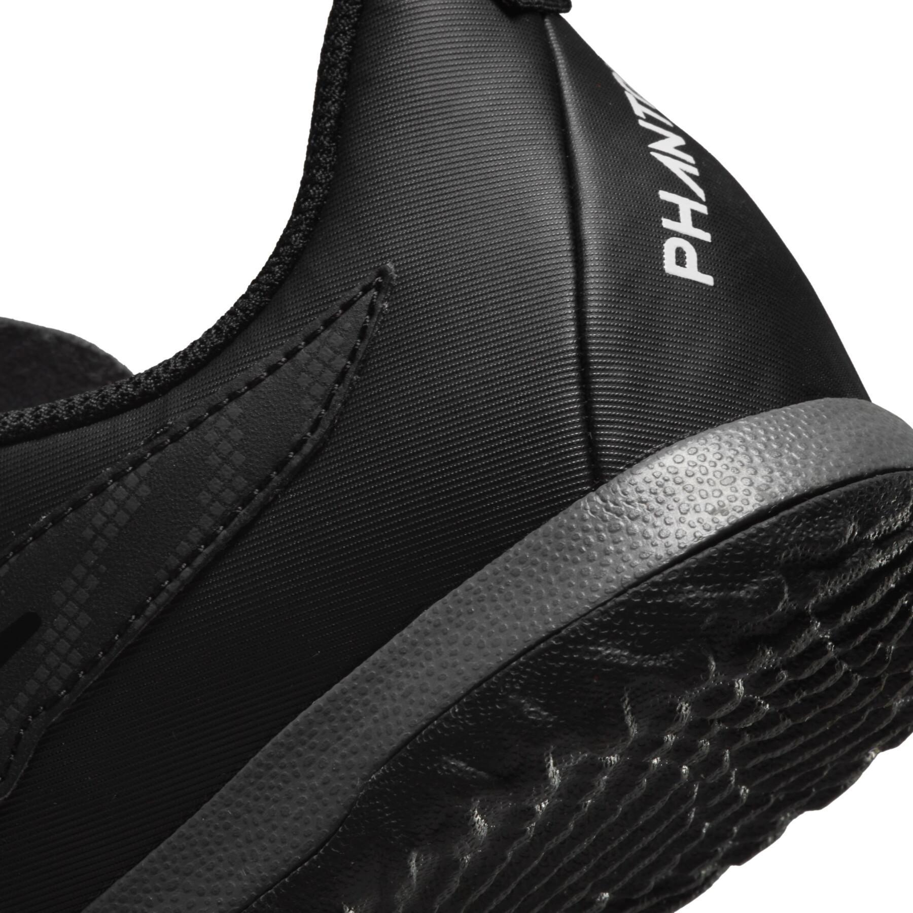 Children's soccer shoes Nike Phantom GX Academy IC - Black Pack