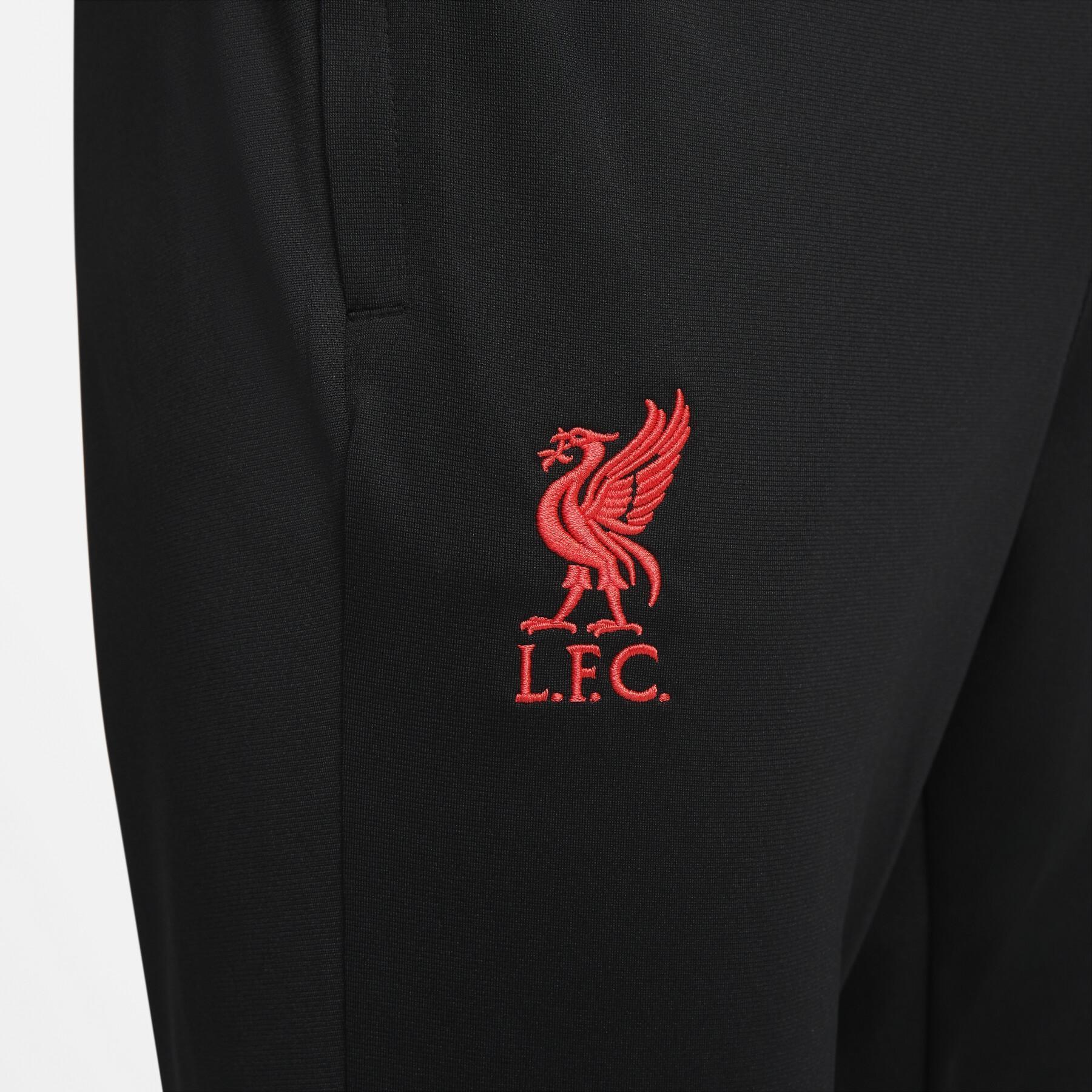 Sweatpants strike outdoor Liverpool FC 2022/23