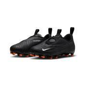 Children's soccer shoes Nike Phantom GX Academy MG - Black Pack